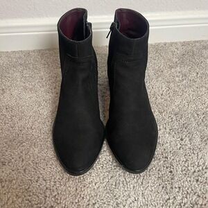BCBGeneration Black Ankle Boots Western Style Stacked Heel‎ Booties 6.5